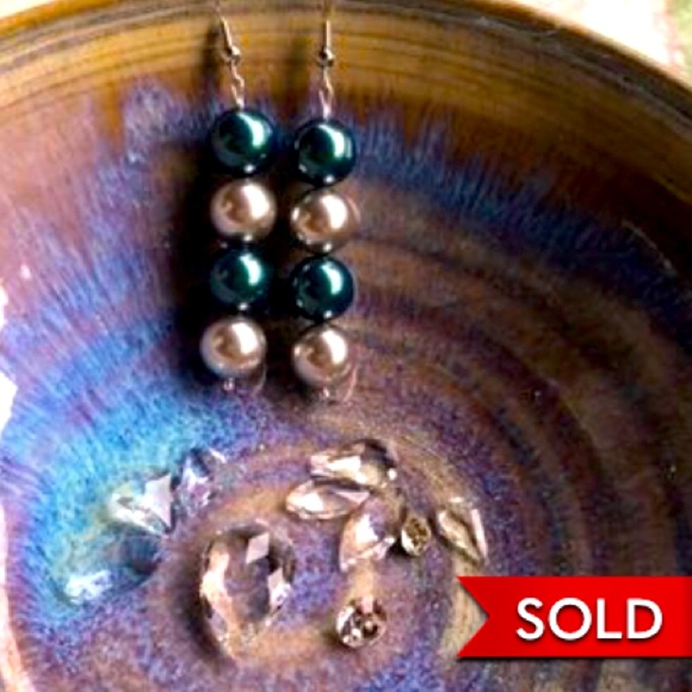 Swarovski Crystal faux Pearl earrings!